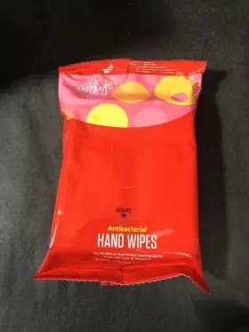 052548501860 LIFE Antibacterial Wipes Pack