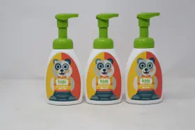 813277019213 BABYGANICS Pack Kids Foaming Sanitizer Cupcake