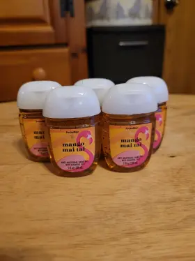 667550000166 BATH BODY WORKS Set Mango Mai Tai Sanitizer