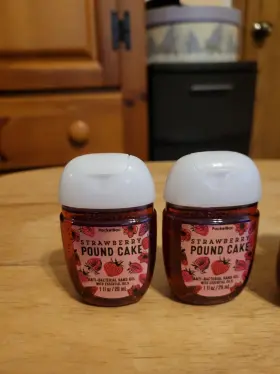 667552182648 BATH BODY WORKS Set Cake Sanitizer Pocketbac #3
