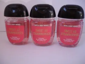 667552268625 BATH BODY WORKS Sweet Strawberries Pocketbac