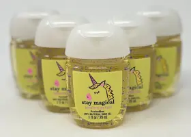 667552645778 BATH BODY WORKS Magical Unicorn Petals Pocketbac