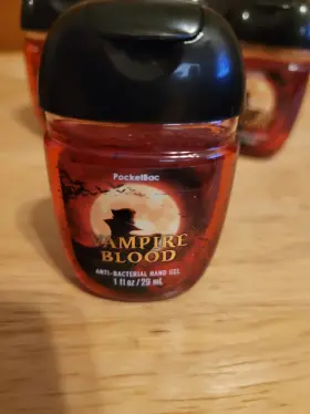 Halloween BATH BODY WORKS Pocketbac Sanitizer Vampire Blood #2