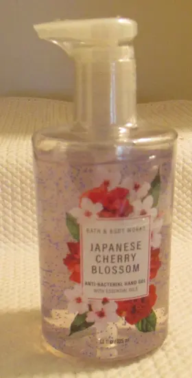 667554067035 BATH BODY WORKS Cherry Blossom Anti Bacterial