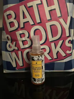 667554094765 BATH BODY WORKS Mango Mai Tai Sanitizer Spray