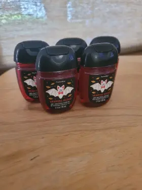 Halloween BATH BODY WORKS Pocketbac Sanitizer Vampire Blood