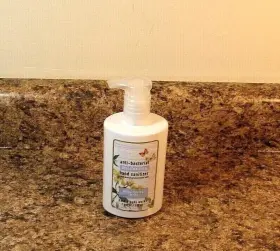 667556376739 BATH BODY WORKS Anti Bacterial Moisturizing Pump #2