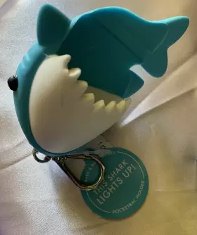 667556623635 BATH BODY WORKS Light Up Shark Pocketbac Holder