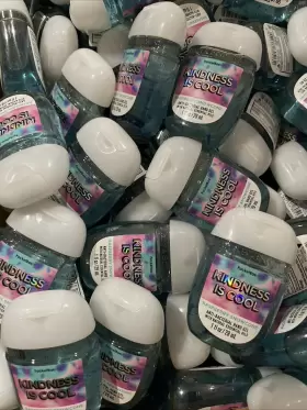 667556688580 BATH BODY WORKS Raspberry Snowcone Pocketbac