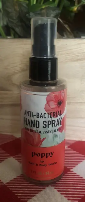 667556977233 BATH BODY WORKS Poppy Anti Bacterial Spray #2