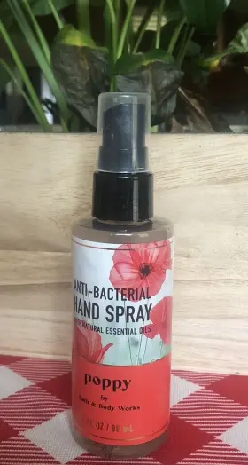 667556977233 BATH BODY WORKS Poppy Anti Bacterial Spray #3