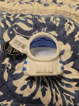 667557134253 BATH BODY WORKS Sanitizer Holder Spacesuit Sound