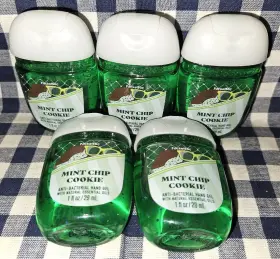 667558407271 BATH BODY WORKS Chip Cookie Pocketbac Sanitizers
