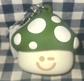 667558516690 BATH BODY WORKS Mushroom Pocketbac Sanitizer