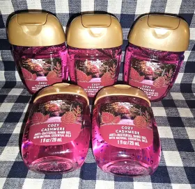667558687208 BATH BODY WORKS Cashmere Pocketbac Sanitizers