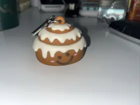 667558763513 BATH BODY WORKS Iced Cinnamon Roll Pocketbac