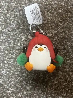 667558970720 BATH BODY WORKS Penguin Hat Moving Poms Holder