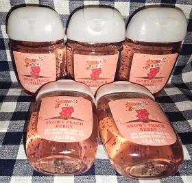 667559045694 BATH BODY WORKS Snowy Peach Berry Pocketbac