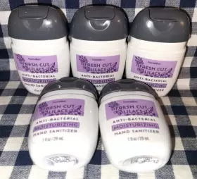 667559261445 BATH BODY WORKS Lilacs Moisturizing Pocketbacs