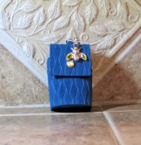 667559264170 BATH BODY WORKS Pocketbac Holder Bee Charm Snap
