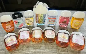 667559264187 BATH BODY WORKS Rainbow Bling Cloud Pocketbac