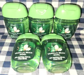 667659318438 BATH BODY WORKS Vanilla Bean Noel Pocketbac