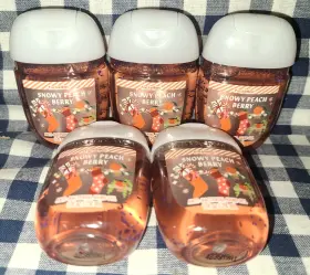 667659319985 BATH BODY WORKS Snowy Peach Berry Pocketbac