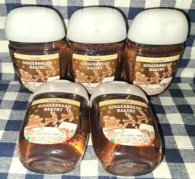 667659319992 BATH BODY WORKS Gingerbread Bakery Pocketbac