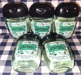 667659327133 BATH BODY WORKS Coconut Pocketbac Sanitizers