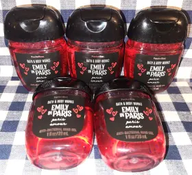 667659328581 BATH BODY WORKS Amour Emily Pocketbac Sanitizers