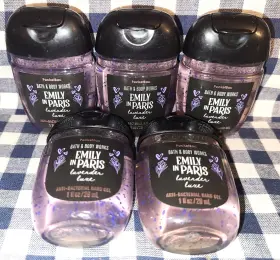 667659328598 BATH BODY WORKS Lavender Luxe Emily Pocketbac