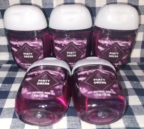 667659340804 BATH BODY WORKS Dress Pocketbac Sanitizers