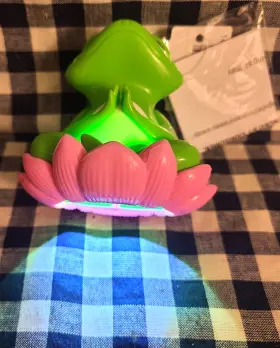 667659350803 BATH BODY WORKS Yoga Frog Light Up Pocketbac #3