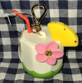 667659372003 BATH BODY WORKS Coconut Drink Pocketbac Holder