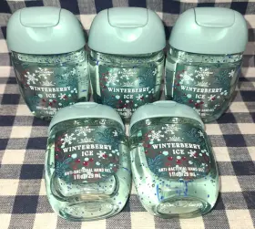 667659415397 BATH BODY WORKS Winterberry Pocketbac Sanitizers