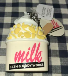 667659430796 BATH BODY WORKS Milk Bar Serve Pocketbac Holder