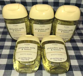 667659431489 BATH BODY WORKS Pistachio Milk Honey Pocketbac