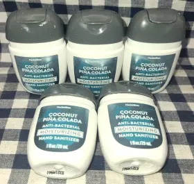 667659442928 BATH BODY WORKS Coconut Pina Colada Moisturizing