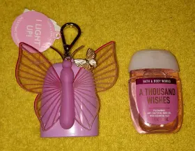 9865 BATH BODY WORKS Pink Butterfly Pocketbac Sanitizer Refil
