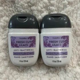 S235 BATH BODY WORKS Lilacs Moisturizing Sanitizer