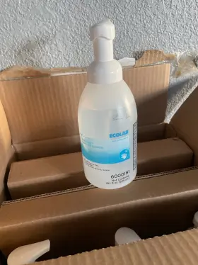 47593-491-57 ECOLAB Quik Care Sanitizer Foaming Pump Bottle