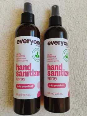 74790 EVERYONE Sanitizer Spray Ruby Grapefruit