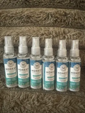 024352 THE HONEST COMPANY Sanitizer Spray Kills Germsquick