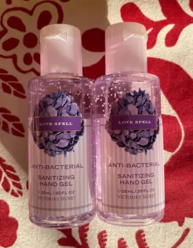 637293861102 VICTORIAS SECRET Love Spell Anti Bacterial Gel