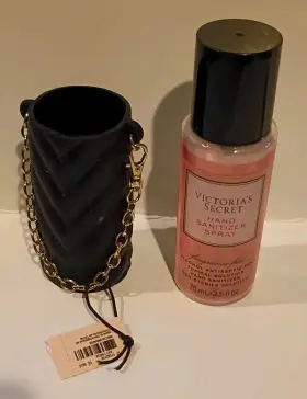 667553895608 VICTORIAS SECRET Sanitizer Holder Fragrance