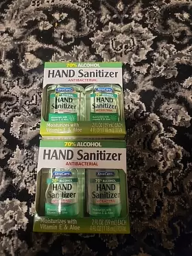 325976 XTRACARE Antibacterial Sanitizer Moisturizes Vitamin
