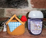 Bath & Body Works Picnic Basket Pocketbac Holder + Sanitizer Fresh Cut Lilac Set. Fixed Price $23.99.