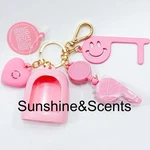 1x Bath & Body Works Pink Tool Keychain Pocketbac Holder Hand Sanitizer Clip. Fixed Price $18.95.