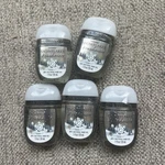 5 Bath & Body Works Snowflakes Cashmere Pocketbac Anti Bac Hand Gel Sanitizer. Fixed Price $20.00.