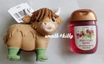 New Highland Cow Bath Body Works Pocketbac Holder + Pink Kiwi Berry Hand Gel. Fixed Price $25.50.